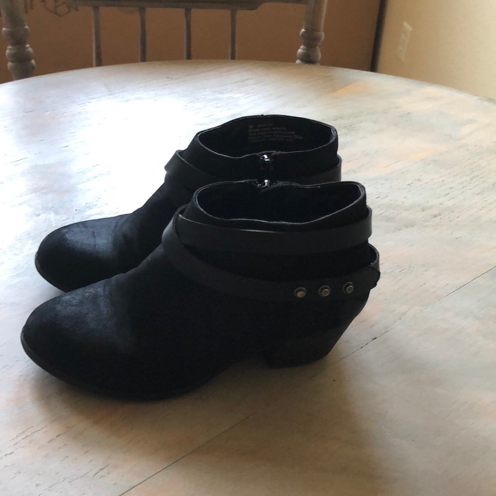 Girls black bootie